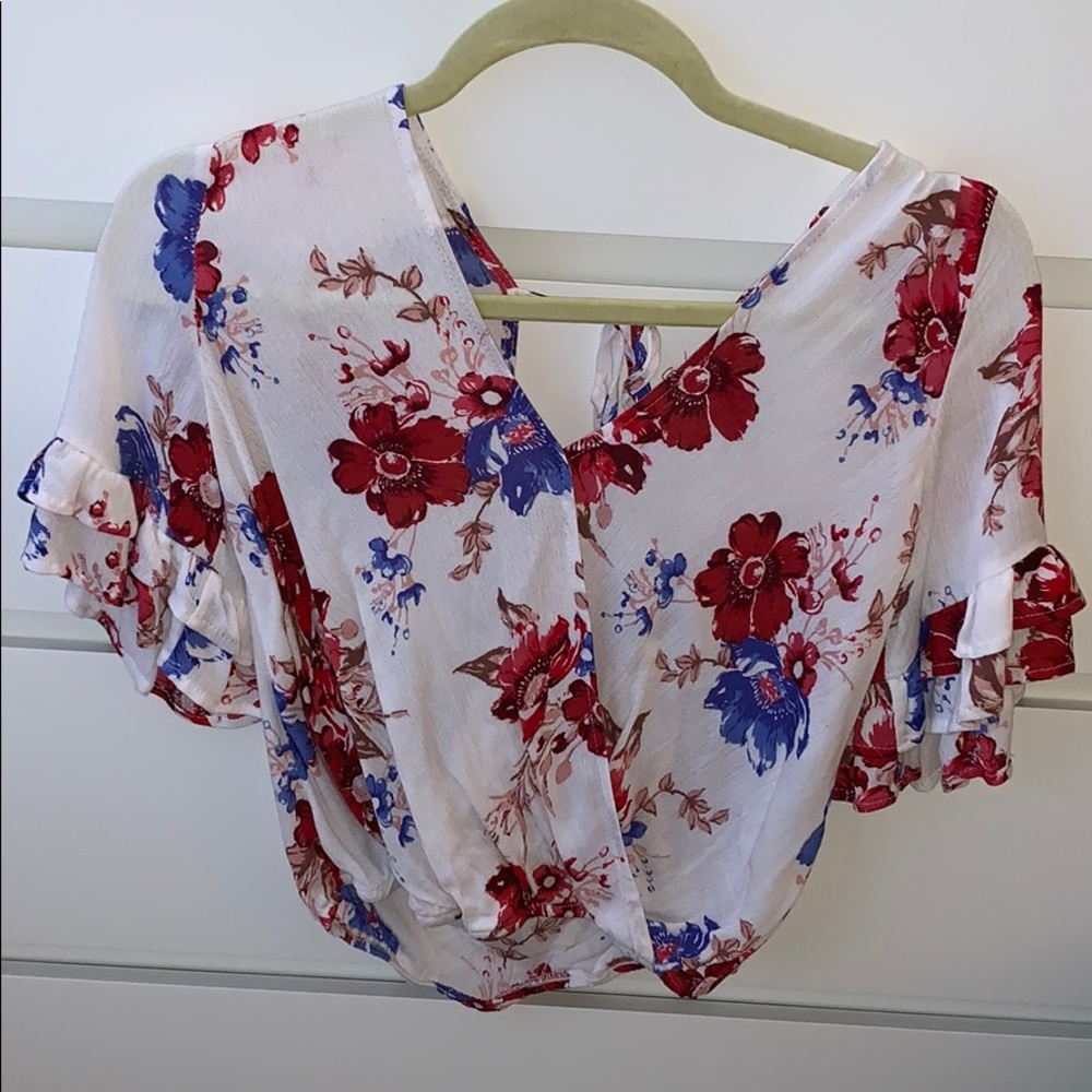 Floral flowy blouse!